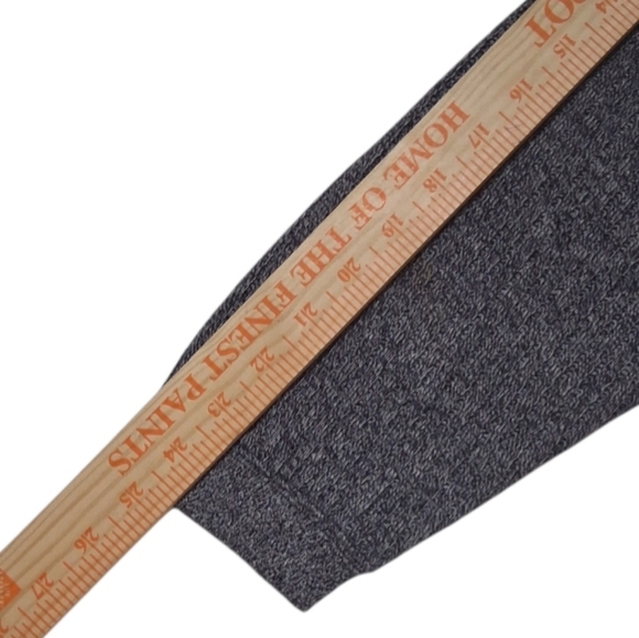 High Sierra Sz. XL Gray Long Sleeve Sweater. Three Button Up V-Neck - Picture 11 of 11